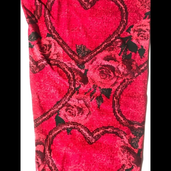 Lularoe LLR Valentine Roses Hearts one size OS - Picture 3 of 6